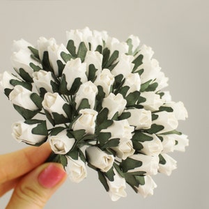 Vintage Handmade White Paper Rosebuds / 0.5 Inches 12 mm / 12 Roses With Wire Stems Flower Bouquet Wedding Bridal / Mulberry Crafts Gifts