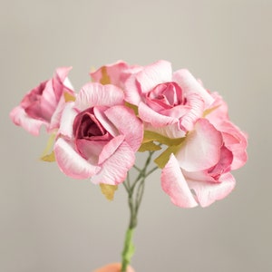 Mauve Heirloom Two Tone Paper Flowers / Curled Petals / 25 Mm Roses ...