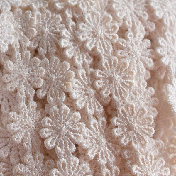 Two Yards Celine Antique Cream Mini Daisy Floral Venise Lace Trim / Bridal Hair Styles Millinery Invitations Cards Scrapbook Vintage Style