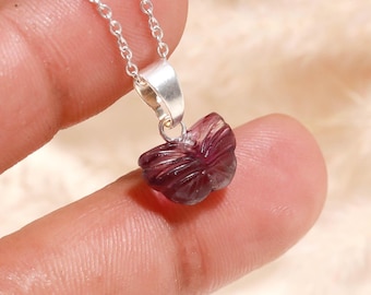 Ciondolo a forma di farfalla in fluorite, collana a forma di insetto in fluorite viola, gioielli eleganti per ragazze, collana con ciondolo delicato