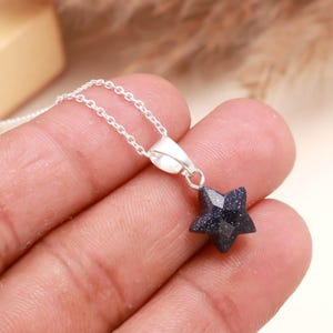 Vackert halsband med svart solstensstjärna, handskuret fasetterat stjärnhänge, present till kvinnor, moderiktiga silversmycken för henne
