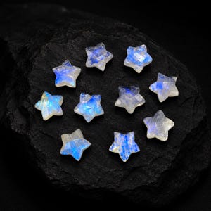 Natural Rainbow Moonstone Star Carving, Blue Flash Moonstone Crystal Star, Hand Carved Gemstone, Jewelry Making Supply, Healing Crystal Gift