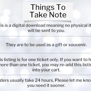 Pu&ograve; includere: Immagine con il testo "Things To Take Note" in alto. Il testo sottostante spiega che l'articolo &egrave; un download digitale, per regali o souvenir, ed &egrave; solo per un biglietto. Si menziona anche che gli ordini richiedono 24 ore.