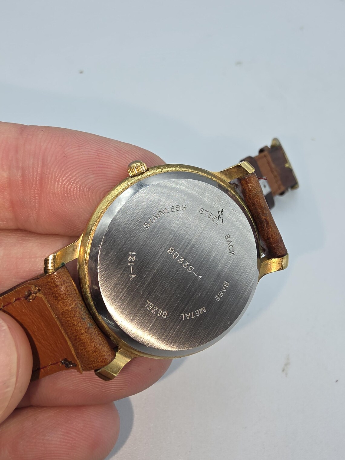 Vintage Blumar Quartz Watch – Model 80339-1 – 1990s Classic Gold-Tone Retro Wristwatch, photo 4 sur 5