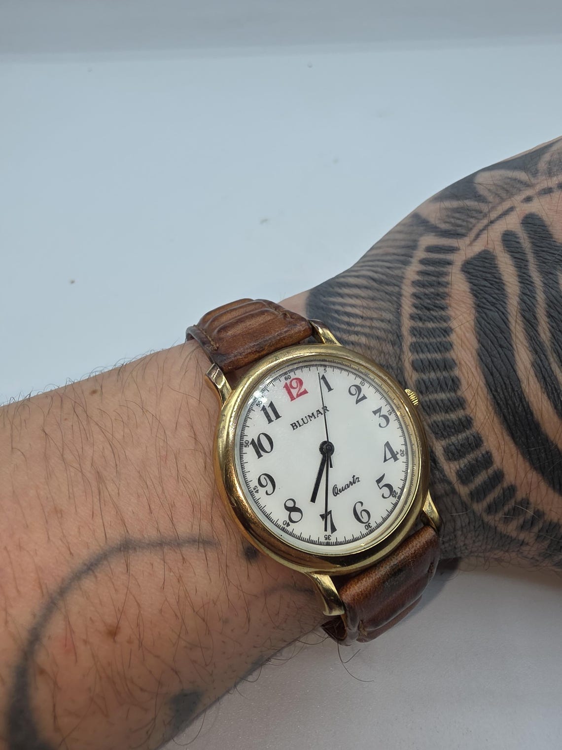 Vintage Blumar Quartz Watch – Model 80339-1 – 1990s Classic Gold-Tone Retro Wristwatch, photo 2 sur 5