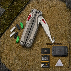 Könnte beinhalten: Ein silbernes Leatherman Charge Titanium Multitool mit roten Akzenten und einer teilweise ausgeklappten Wellenschliffklinge. Enthält sechs kleine Kunststoffeinsätze in Schwarz, Grün und Silber, ein schwarzes Etui, eine Mod-Anleitung und eine kleine dreieckige Karte.