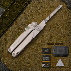 Könnte beinhalten: Ein silbernes Leatherman-Multitool mit ausgeklapptem Bosch-Stichsägeblatt, begleitet von einem GearNexon-Paket mit schwarzem Hartschalenkoffer, Mod-Anleitung, kleiner Logokarte und dreieckigem Zertifikat auf einer strukturierten Oberfläche.