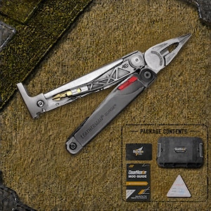 Könnte beinhalten: Ein silbernes und dunkelgraues Leatherman Surge Multitool mit Zange, Schraubendrehereinsatz und rotem Verriegelungsmechanismus. Enthalten sind ein schwarzes Aufbewahrungsetui, eine GearNexon Mod-Anleitung, eine kleine GearNexon-Karte und ein dreieckiges weißes Zertifikat.