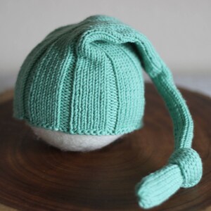 Knit newborn hat,Newborn nightcap,Green newborn hat,Newborn elf hat,Knit photography prop,Knit photo prop,Coming home hat,Newborn sleepy cap