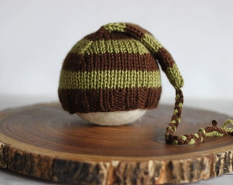 Fall Newborn Stocking Hat, Newborn Elf Hat, Newborn Nightcap, Knit Newborn Photo Prop, Green Newborn Prop, Fall Knit Photo Prop, RTS Photo P