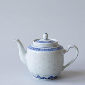 Vintage Chinese Rice Grain Porcelain Teapot – Blue and White – Made in China