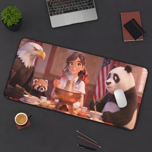 Könnte beinhalten: Rechteckiges Mauspad mit einer Cartoon-Illustration eines Adlers, eines Roten Pandas, einer jungen Frau und eines Pandabären um einen Hot Pot. Der Hintergrund zeigt eine amerikanische Flagge und eine Essensszene.