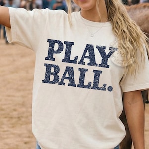 Spela boll bollplan mamma stil PNG, softboll Clipart, resor baseboll, resor softbollturnering, softboll boll mamma design, glittrig