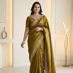 Saree épais brodé en satin fandy magnifiquement travail d'ordre