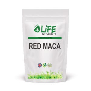Może przedstawiać: Biała torebka z proszkiem Red Maca "Life Supplements". Torebka ma zielony i biały tekst i grafikę, w tym logo i słowa "Food Supplements". Dół torebki ma zielony wzór trawy.