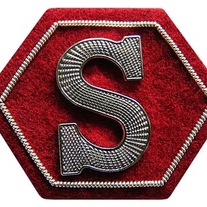 Aangepaste chenille-patch letter S – rode vilten Varsity-letterpatch – geborduurde alfabetbadge – jas, hoodie, tasdecoratie