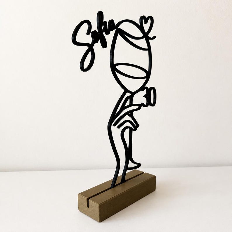 Line Art Weinglas Aufsteller als 30 Geburtstag Freundin Geschenk mit personalisiertem Namen.