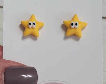 Tiny Kawaii Starfish Earrings, Yellow Starfish Stud Earrings, Yellow Starfish Earrings, Kawaii Starfish Studs, Beach Trip Earrings