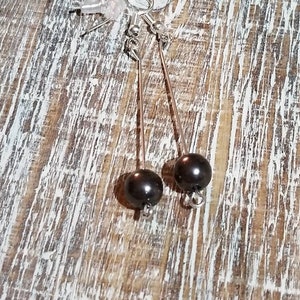 Pearl Dangle Earrings, Pearl Drop Earrings, Bridesmaid Pearl Earrings, Bridal Party Gift, Wedding Shower Jewelry, Single Pearl Drop Earrings