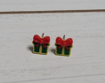 Tiny Christmas Present Earrings, Christmas Present Studs, Christmas Studs, Christmas Stud Earrings, Christmas Present Box Earrings