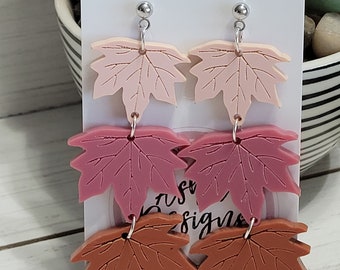 Boucles d'oreilles feuilles empilées, Boucles d'oreilles automne feuilles neutres, Boucles d'oreilles pendantes feuilles d'acrylique, Hypoallergénique, Boucles d'oreilles feuille rose pâle, Boucles d'oreilles feuilles d'automne