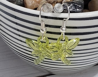 Boucles d'oreilles libellule vert clair, boucles d'oreilles de moins de 5 ans pour enfants, boucles d'oreilles pour enfants, boucles d'oreilles pour fille, boucles d'oreilles hypoallergéniques faites main