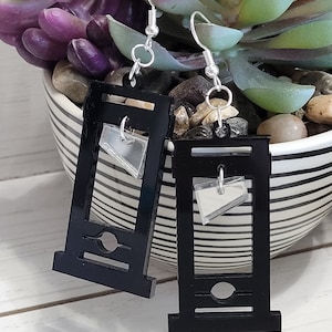Guillotine Earrings, Halloween Earrings, Novelty Earring, Halloween Costume Earrings, Surgeon Earrings, Gothic Earrings, Guillotine Dangle