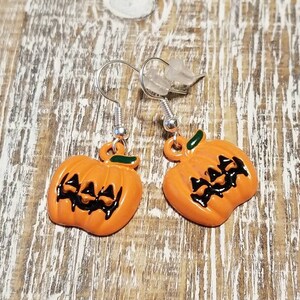 Scary Pumpkin Halloween Earrings, Pumpkin Earrings, Scary Pumpkin Earrings, Halloween Charm Earrings