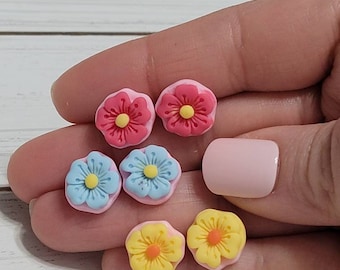 Flower Stud Earrings, Flower Post Earrings, Flower Earrings, Flower Studs, Flower Studs for Girls, Hawaiian Flower Studs, Flower Resin Studs