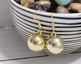 Gold Christmas Ornament Ball Earrings, Gold Ball Ornament Earrings, Christmas Ball Earrings, Christmas Ornament Earrings Gold