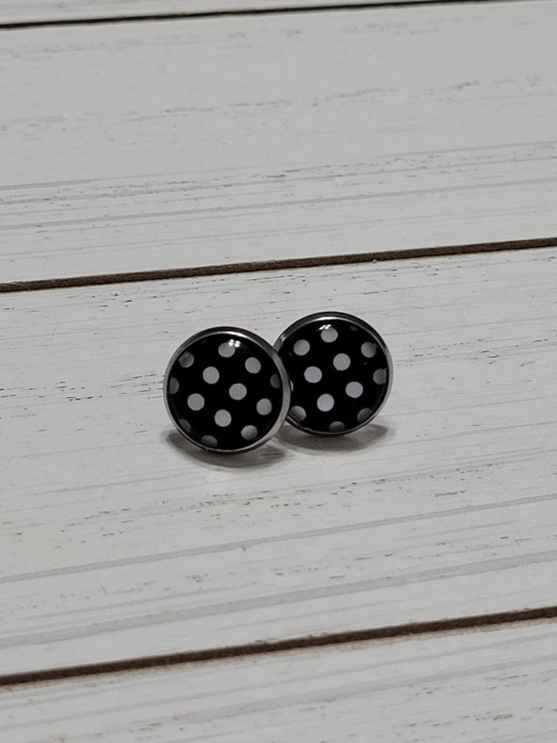 Black Polkadot Stud Earrings, Black Polkadot Post Earrings, 12mm Studs, Polkadot Black Studs, Polkadot Studs afbeelding 1