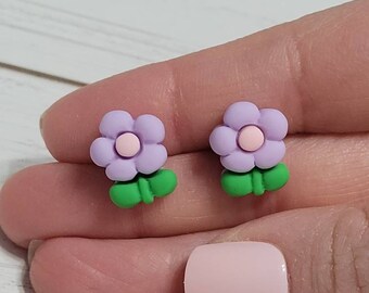 Purple Flower Stud Earrings, Purple Flower Post Earrings, Purple Flower Earrings, Flower Earrings Purple, Daisy Flower Studs, Daisy Studs