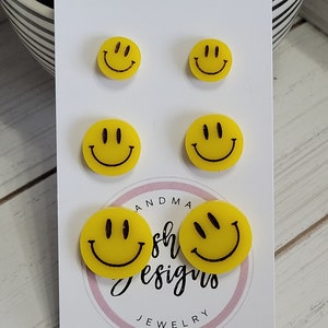 Large Smiley Face Studs, Happy Face Emoji Earrings, Smiley Face Earrings, Smiley Studs, 90s Earrings, Yellow Smiley Face Earrings 1 Pair image 4