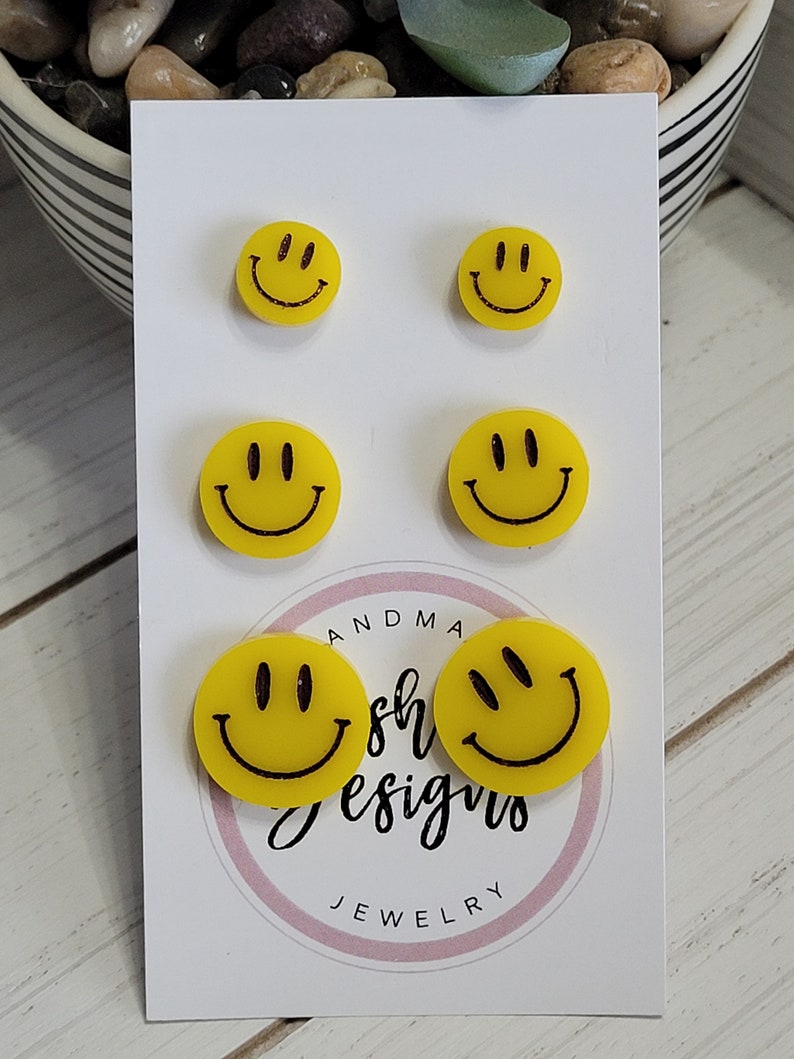 Large Smiley Face Studs, Happy Face Emoji Earrings, Smiley Face Earrings, Smiley Studs, 90s Earrings, Yellow Smiley Face Earrings 1 Pair image 4