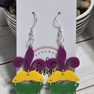 Mardi Gras Acrylic Earrings, Long Earrings Mardi Gras, Mardi Gras Dangle Earrings, Mardi Gras Drop Earrings, Mardi Gras Earrings Lips