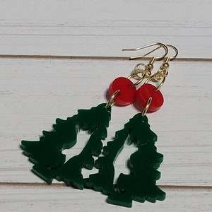 Cat in Christmas Tree Earrings, Cat Christmas Earrings, Christmas Tree Cat Earrings, Cat Christmas Tree Earrings, Christmas Cat Earrings