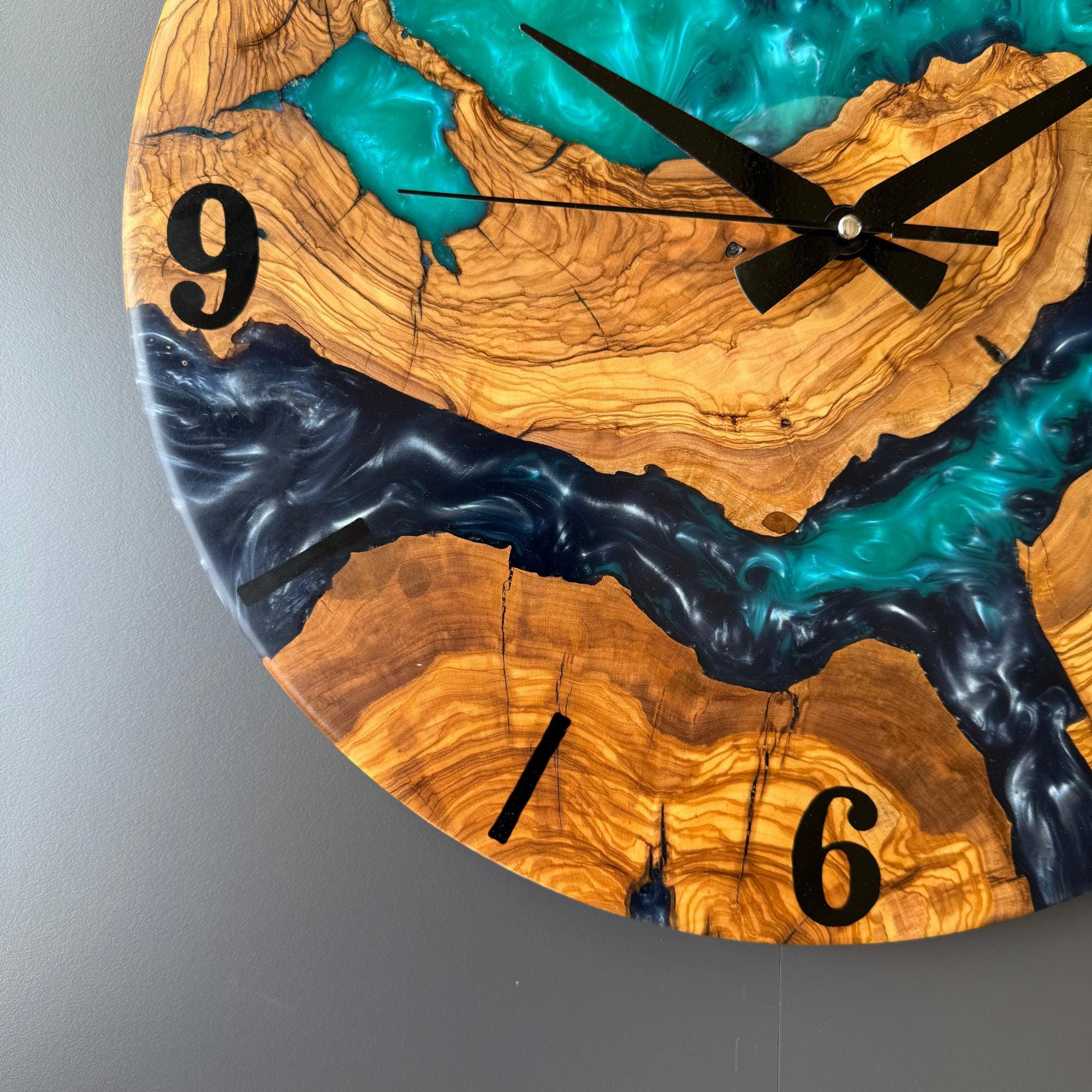 Epoxy Resin and Olive Wood Wall Clock | Live Edge Wood Slice Clock ...
