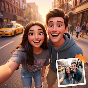 Könnte beinhalten: Digital gerenderte Abbildung eines lächelnden Paares, das ein Selfie auf einer Stadtstraße macht. Die Frau trägt ein graues T-Shirt und der Mann einen blauen Kapuzenpullover. Ein kleines Foto des Paares, das dasselbe Selfie macht, ist mit orangefarbenem Klebeband am Bild befestigt. Ein gelbes Taxi ist im Hintergrund zu sehen.