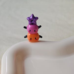 Junimo Dango Stack Hipper | Stardew Valley Phone & Switch Accessory | Desk Friend | Handmade Clay Charm Bild 9