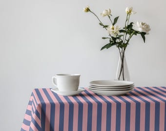 Rozeblauw gestreept tafelkleed – Modern gestreept tafelkleed – Kleurrijk eettafellinnen