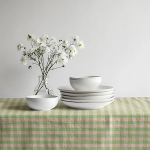 Grön & Rosa Gingham-duk – Cottagecore Dining Decor
