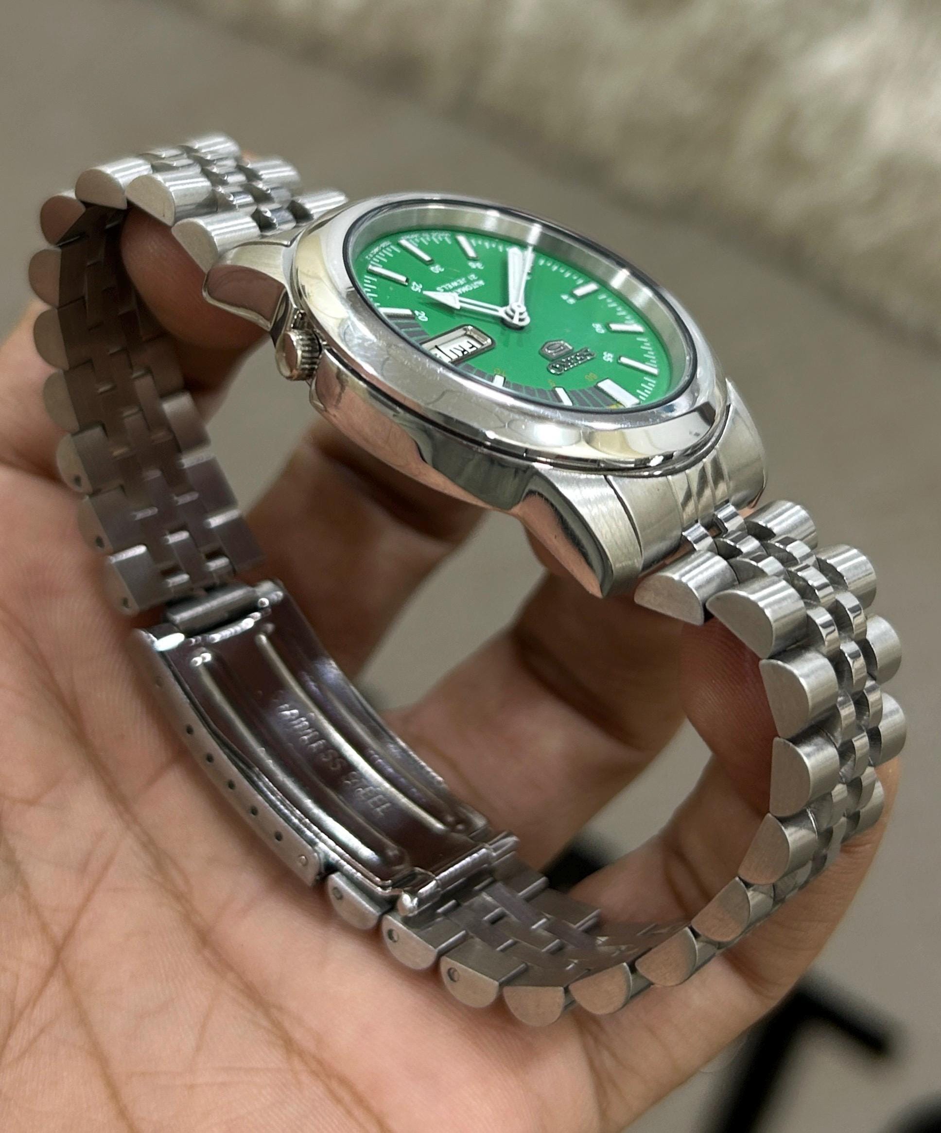 Seiko 5 Automatic 21 Jewels Green Racer Dial (changed) Japan Men's