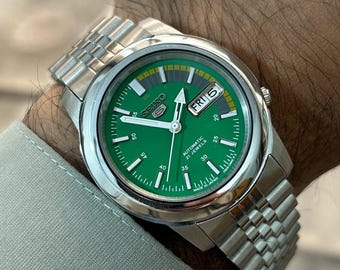 Seiko 5 Automatic 21 Jewels Green Racer Dial (changed) Japan Men's