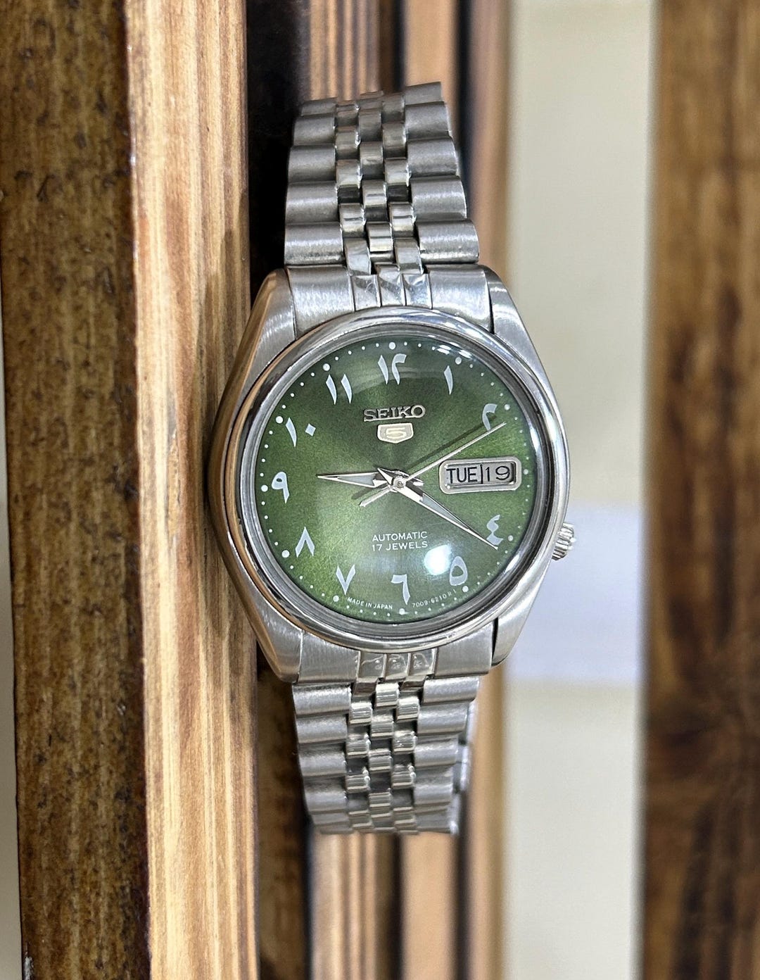 Seiko 5 Automatic 17 Jewels Forest Green Arabic Dial Japan Men's