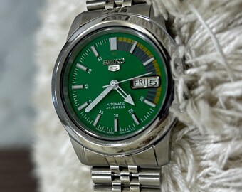 Seiko 5 Automatic 21 Jewels Green Racer Dial (changed) Japan Men's