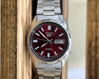 Seiko 5 Automatic 17 Jewels Red Dial Japan Men's Watch Cal-7009 (Refurbished)