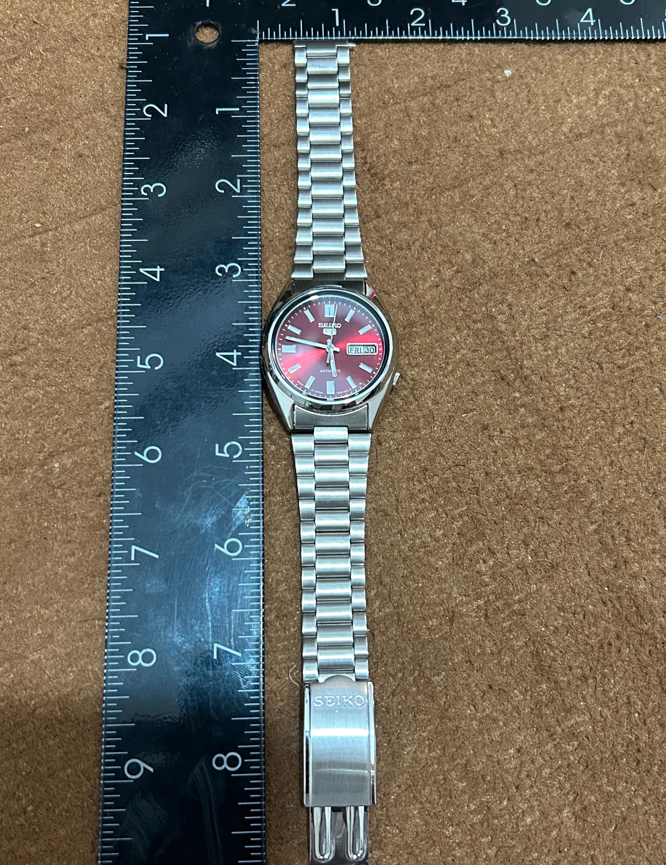 Seiko 5 Automatic 17 Jewels Red Dial Japan Men's Watch Cal-7009