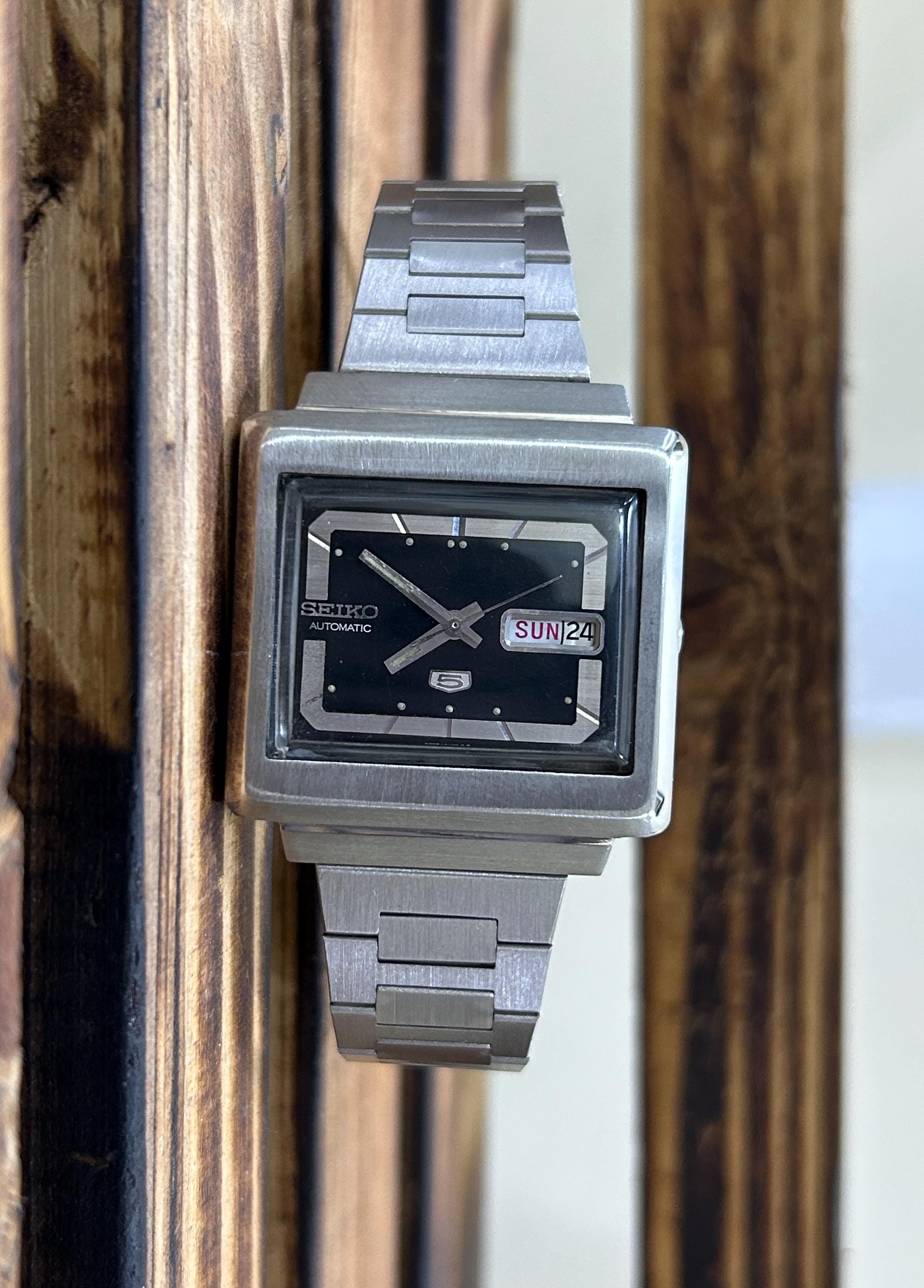 Vintage Square Seiko 5 Automatic 17 Jewels Black Dial Day/date
