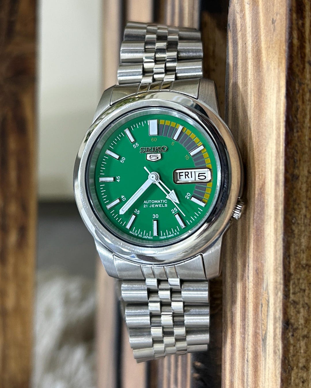 Seiko 5 Automatic 21 Jewels Green Racer Dial (changed) Japan Men's