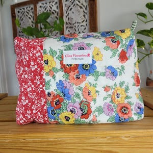 Handgemaakte XL gewatteerde make-uptas met bloemen, katoenen patchworkzakje